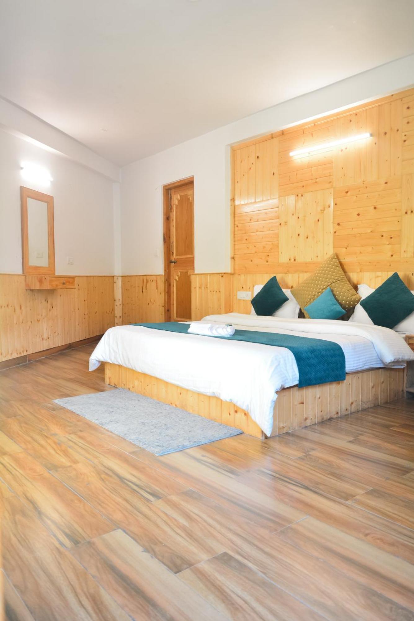 Hotel The Neelgiris Manāli Zewnętrze zdjęcie
