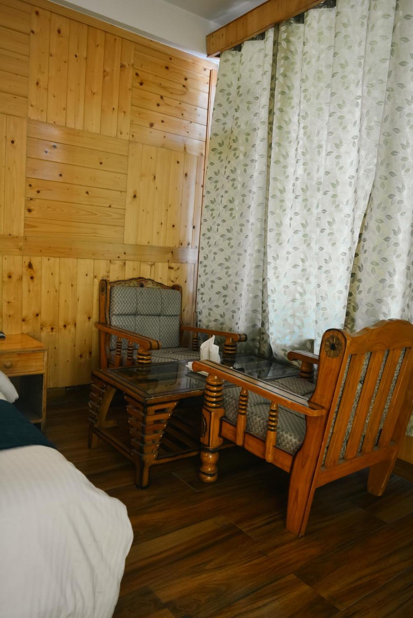 Hotel The Neelgiris Manāli Zewnętrze zdjęcie