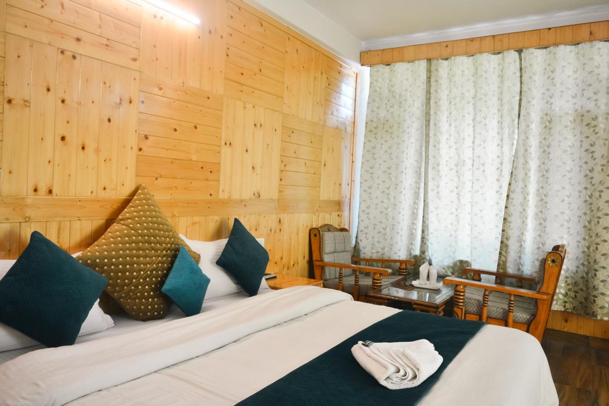 Hotel The Neelgiris Manāli Zewnętrze zdjęcie