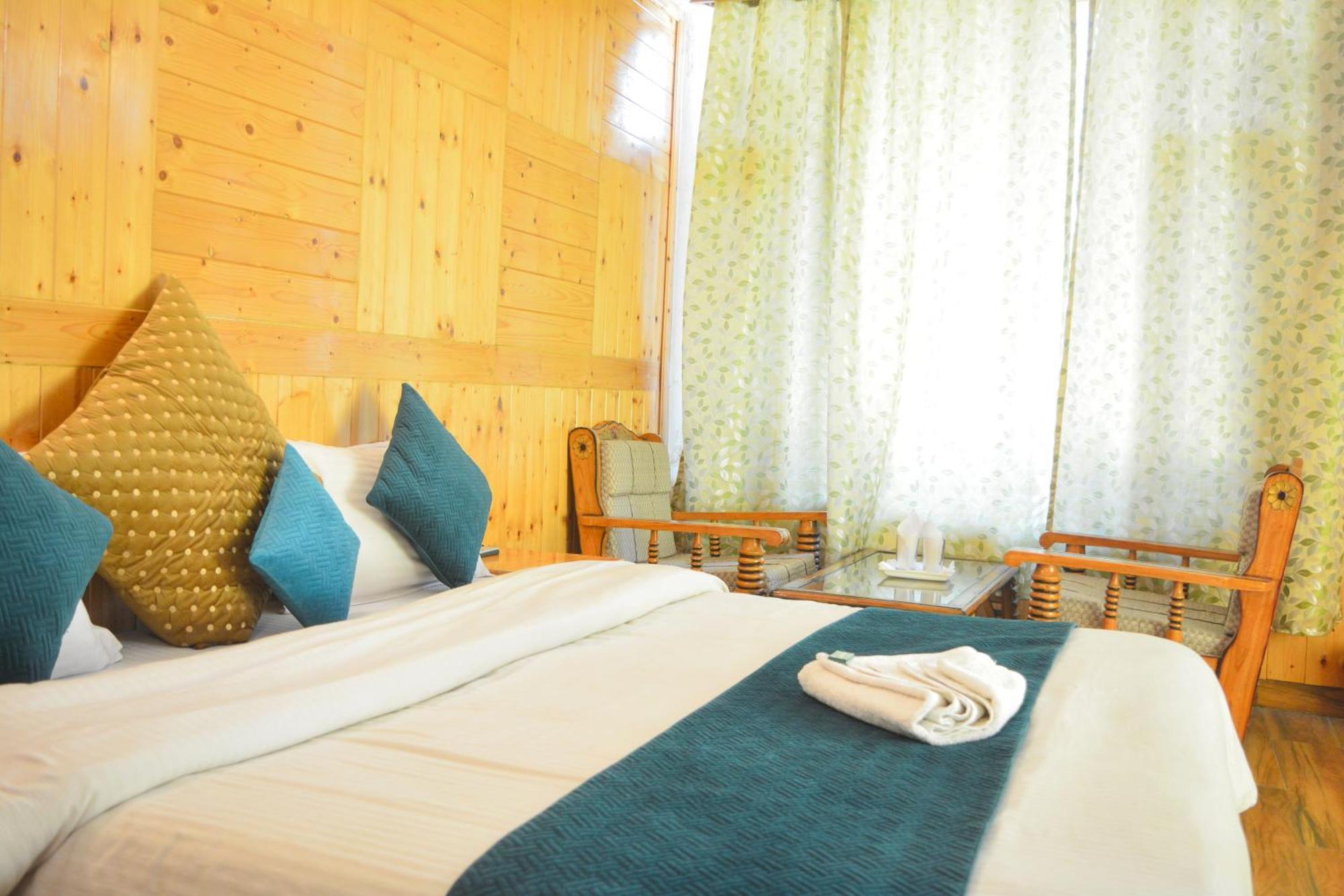 Hotel The Neelgiris Manāli Zewnętrze zdjęcie