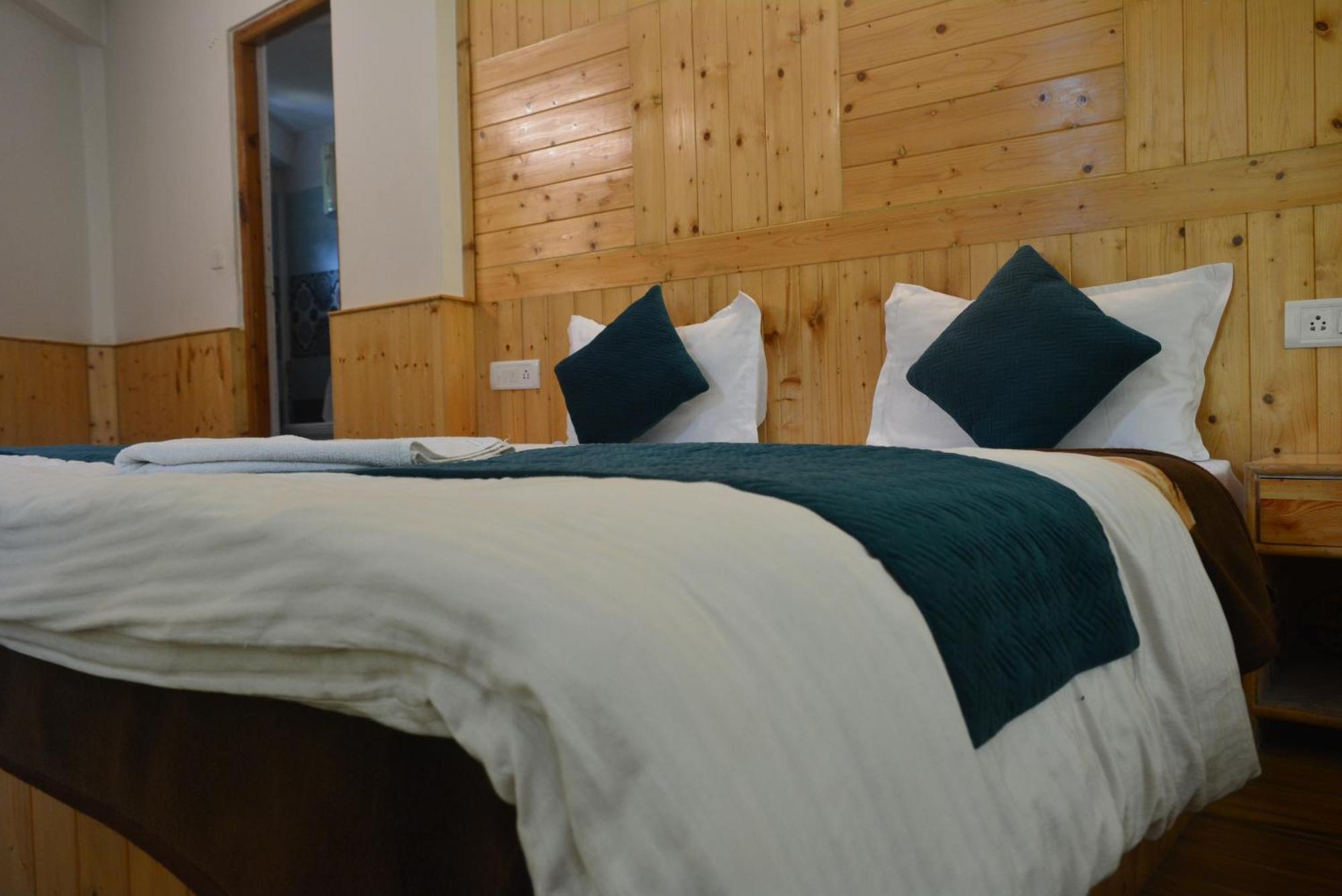 Hotel The Neelgiris Manāli Zewnętrze zdjęcie