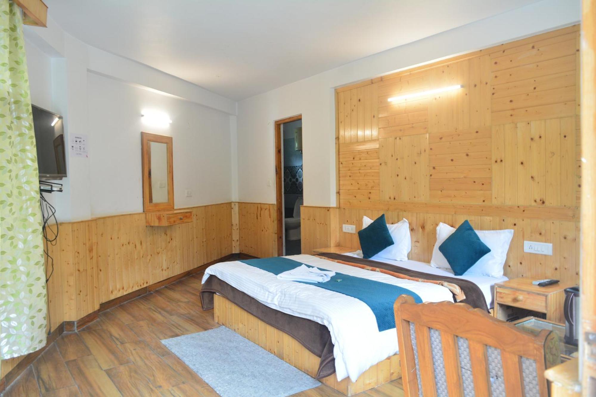 Hotel The Neelgiris Manāli Zewnętrze zdjęcie