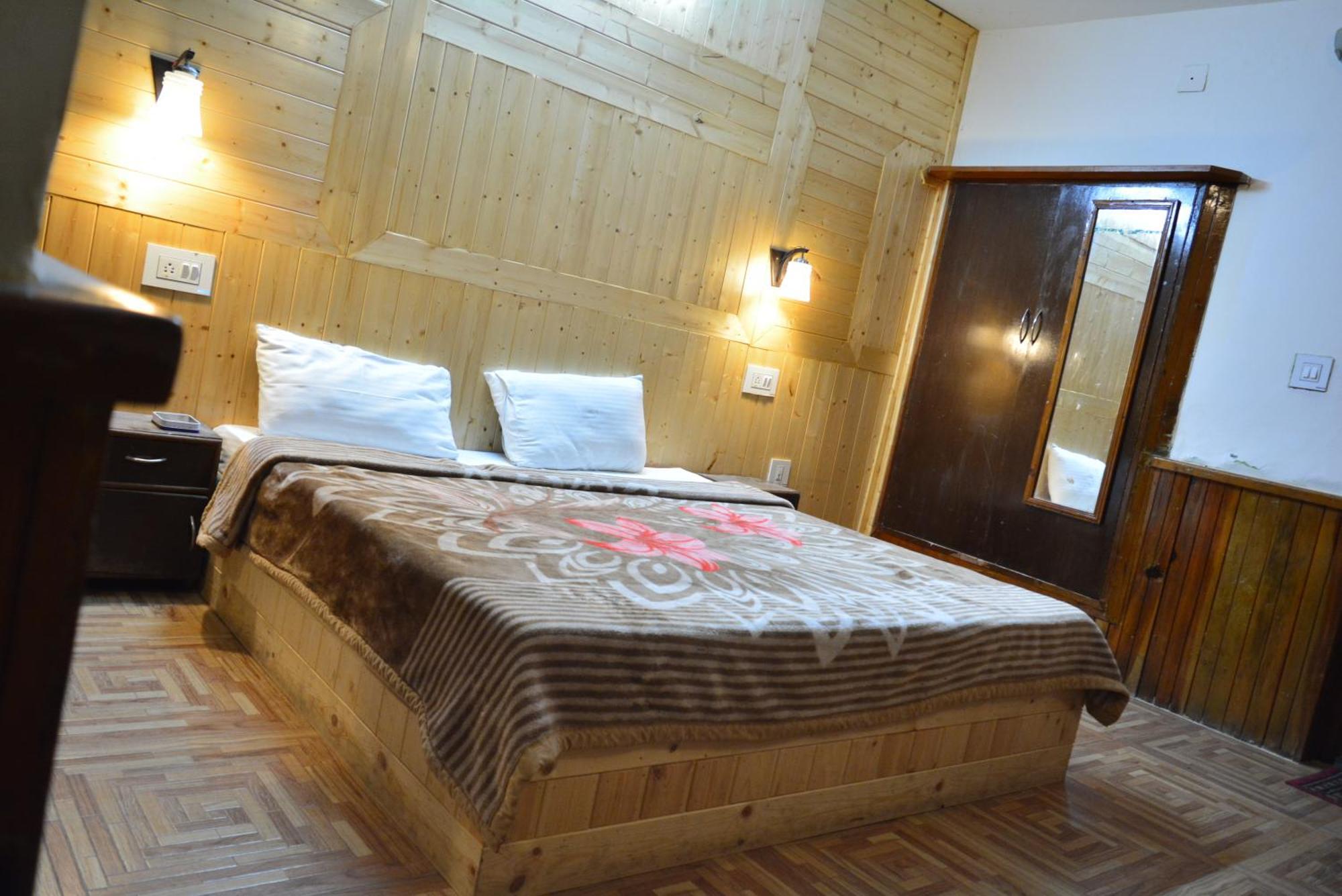 Hotel The Neelgiris Manāli Zewnętrze zdjęcie