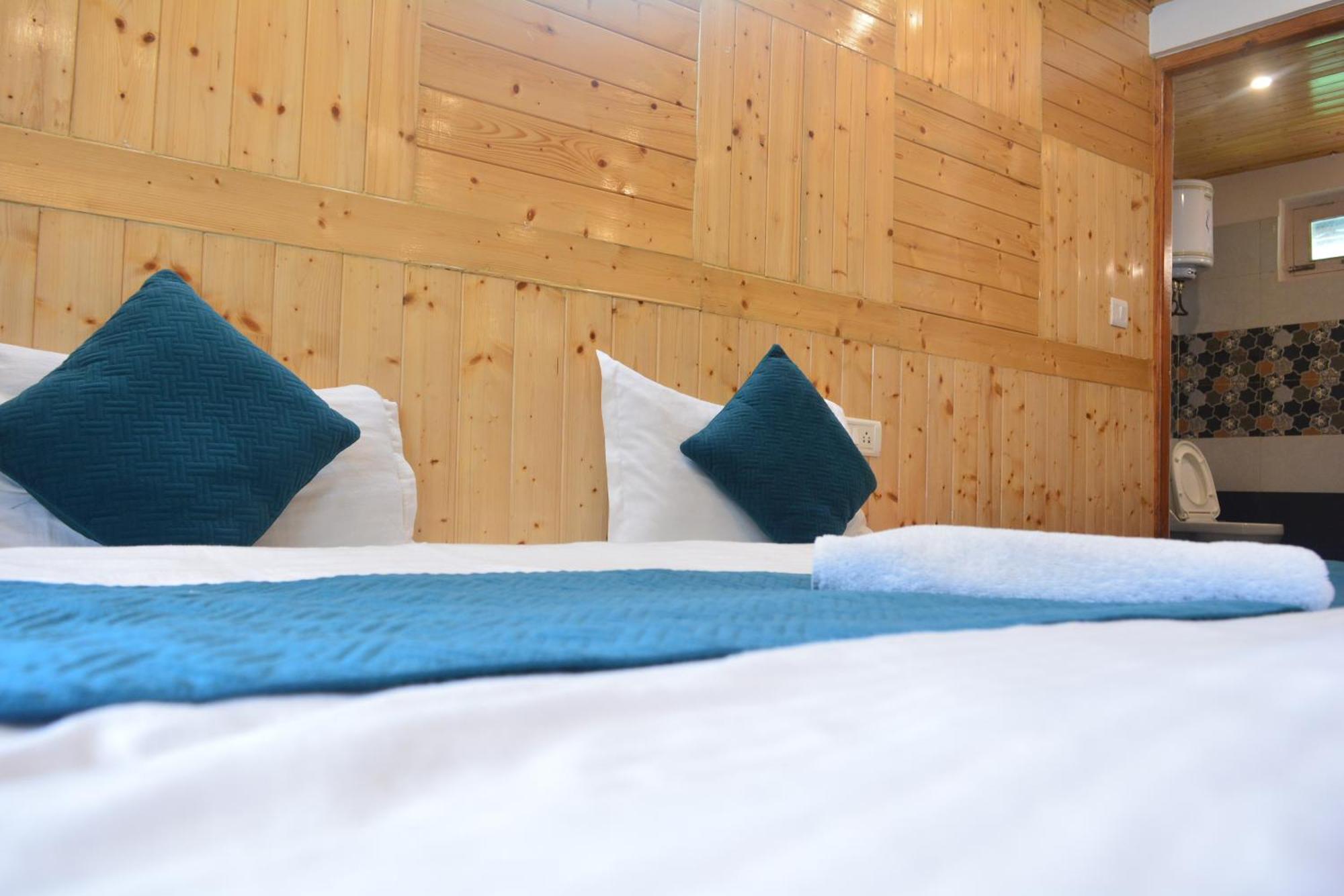 Hotel The Neelgiris Manāli Zewnętrze zdjęcie