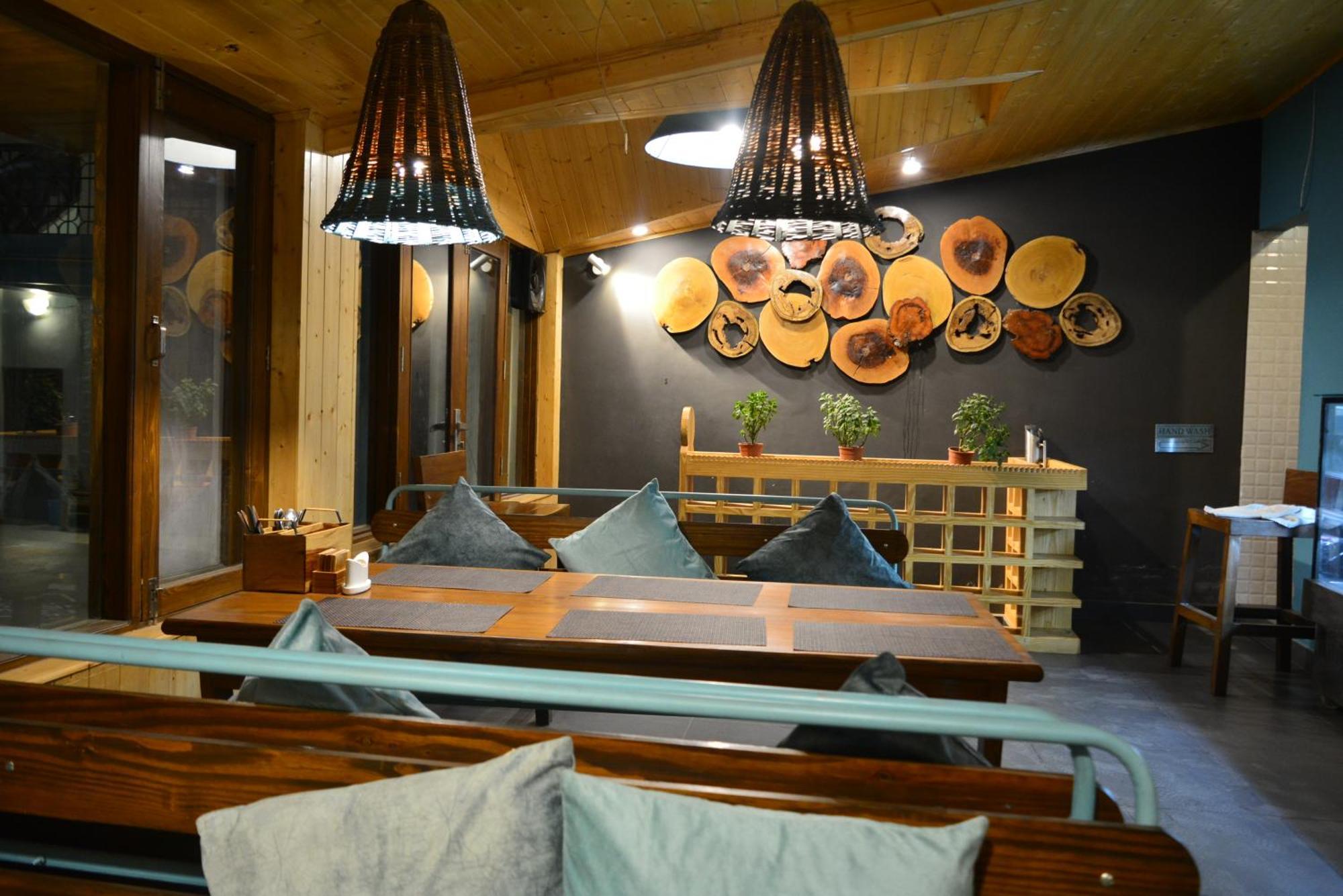 Hotel The Neelgiris Manāli Zewnętrze zdjęcie